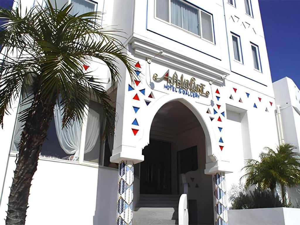 Arabian Art Hotel & Gallery Onjuku Buitenkant foto