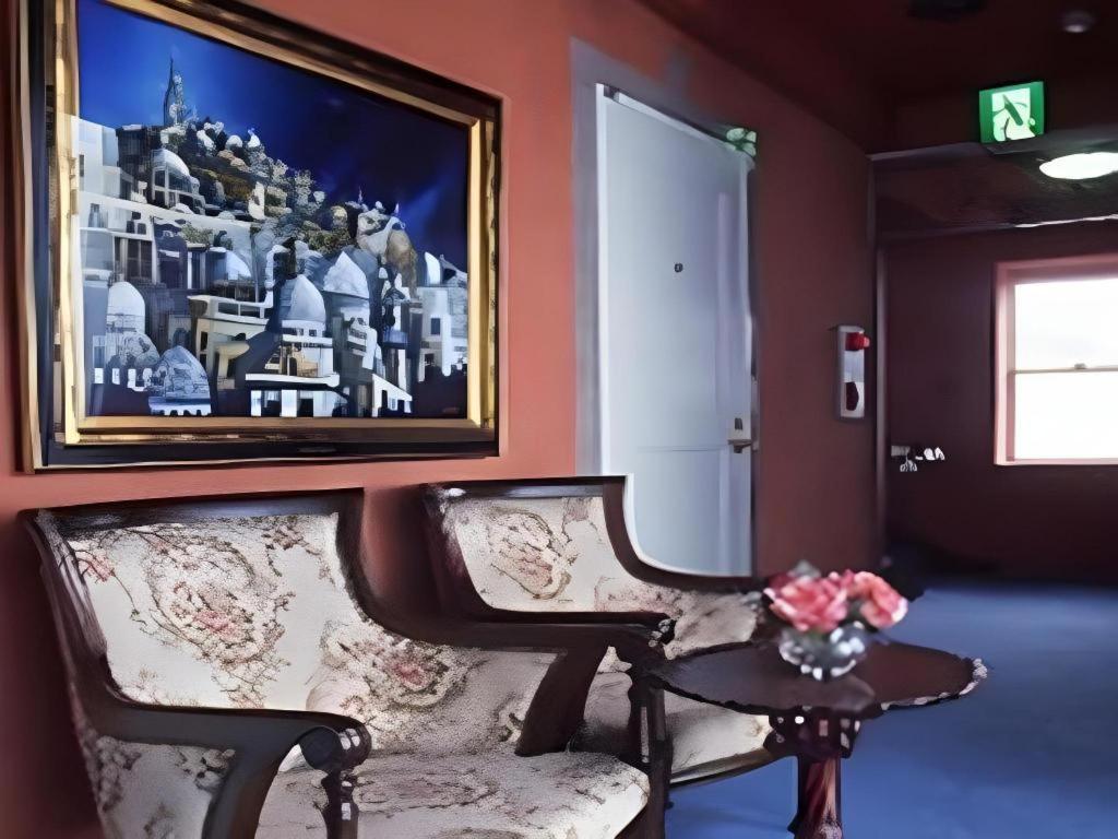 Arabian Art Hotel & Gallery Onjuku Buitenkant foto