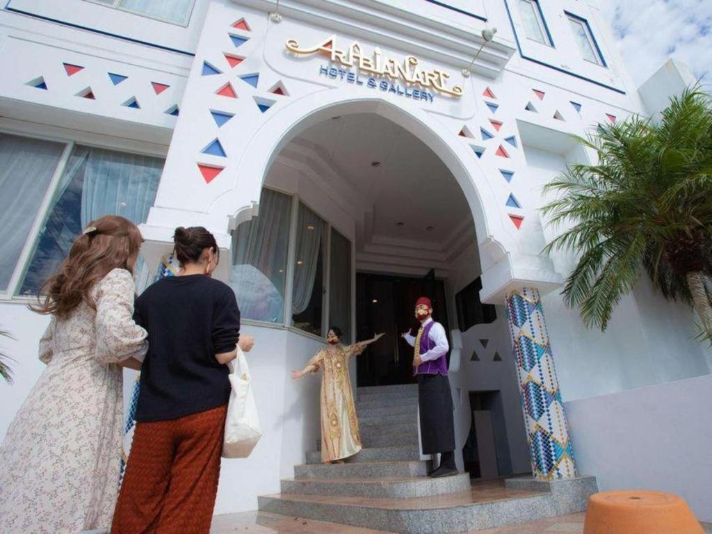 Arabian Art Hotel & Gallery Onjuku Buitenkant foto