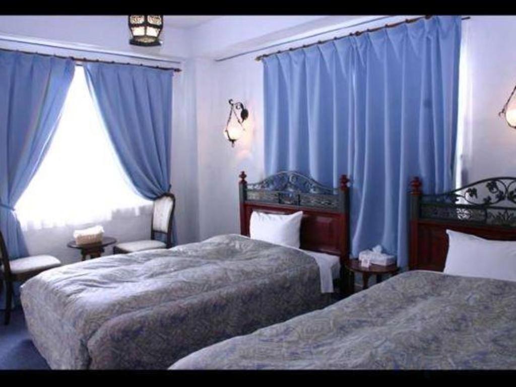 Arabian Art Hotel & Gallery Onjuku Buitenkant foto